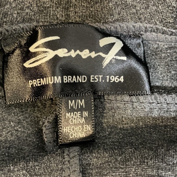 Seven7 4-Way Stretch Pull-On Legging Scallop Hem - Picture 9 of 12